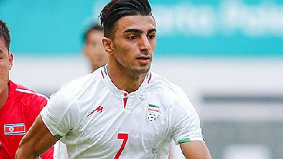 younes_delfi_playing_for_iran_u23_at_asian_games