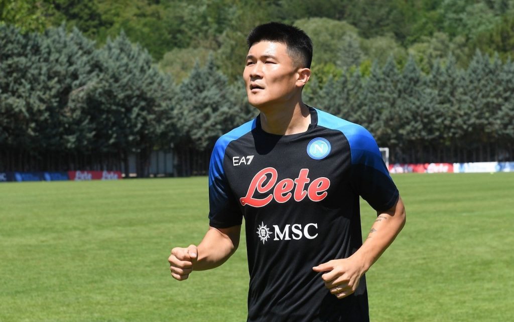 Sorpassi e controsorpassi: così il Napoli ha battuto il Rennes per Kim Min-jae. Le cifre