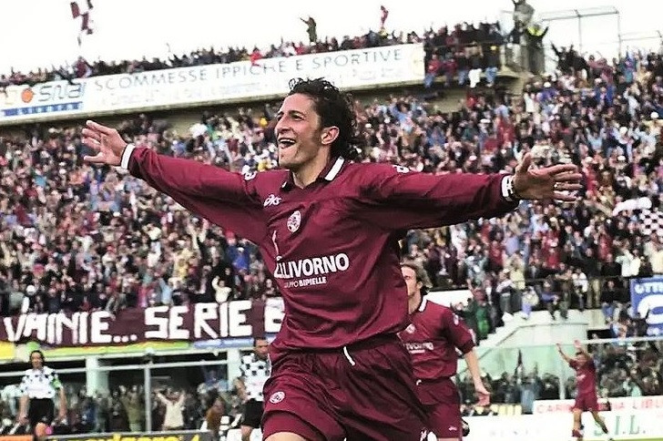 “Sognavo la 10 di Rivera. Ero quasi dell’Inter, poi Lazio e Napoli. Ma la mia vita resta Livorno”. La nostra intervista a Igor Protti