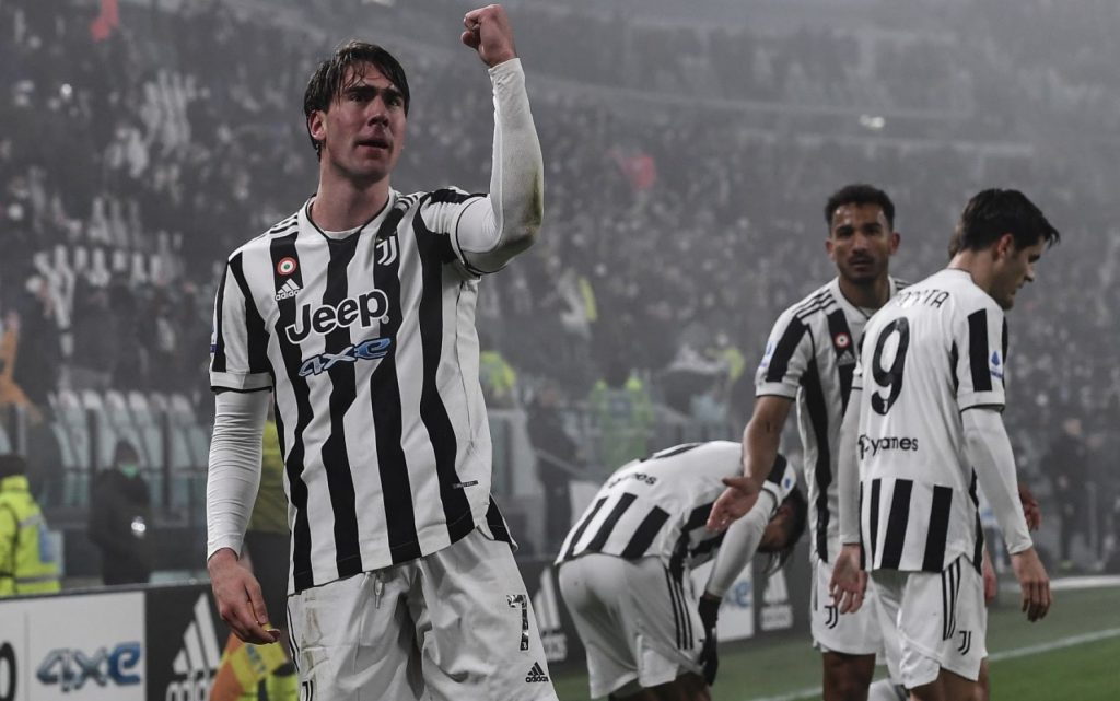 Vlahovic, 13 minuti per prendersi la Juventus: l’esordio a confronto con Tevez e Higuain