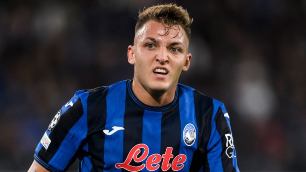 Atalanta, era fatta per il rinnovo di Retegui: agente in sede per i contratti, poi…